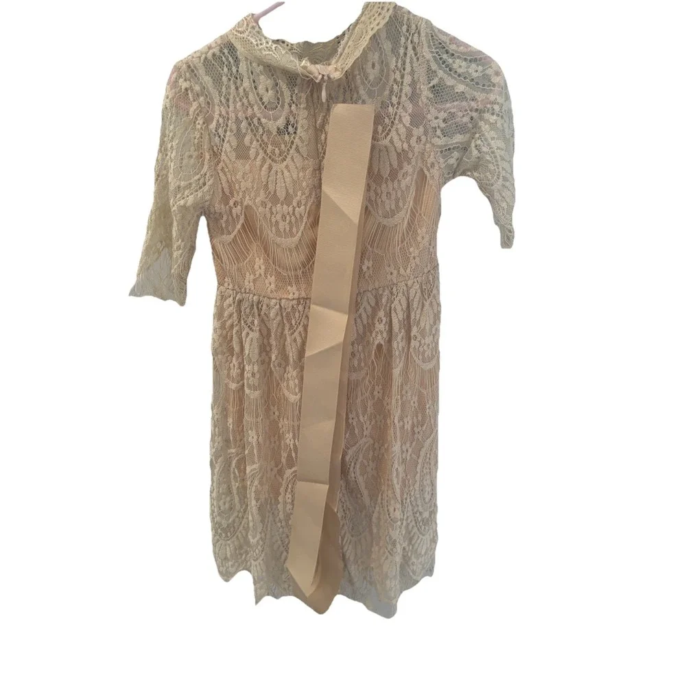 Beautiful Champaigne Little Girls Lace Dress, see sizing in descriptions, fall